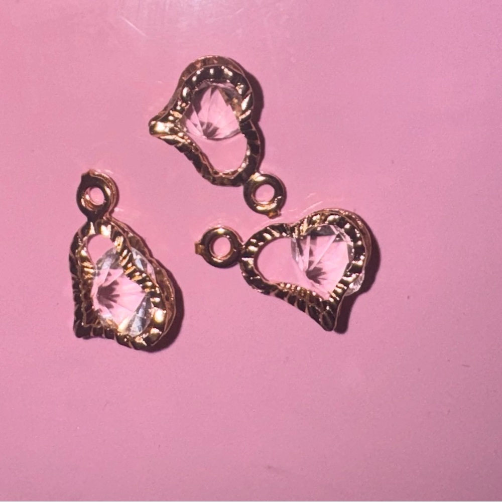 🌹 $7 each Gold plated heart pendant